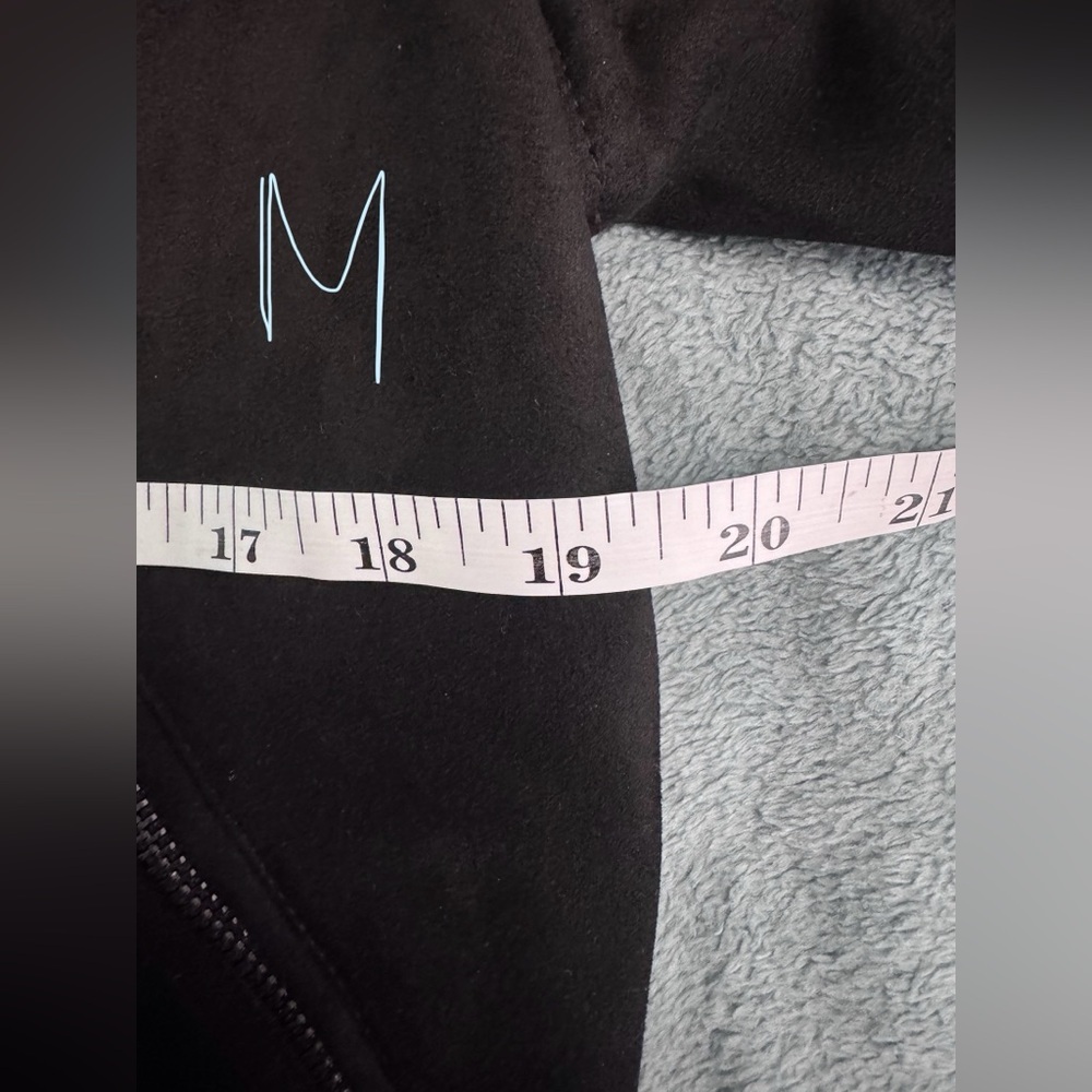 KUT from the Kloth Jackie Moto Jacket - Picture 6 of 7